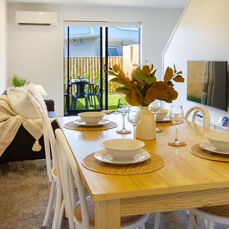 Chic 2-Bed Gem: Trust Arena Proximity - West Akl Auckland Exterior foto