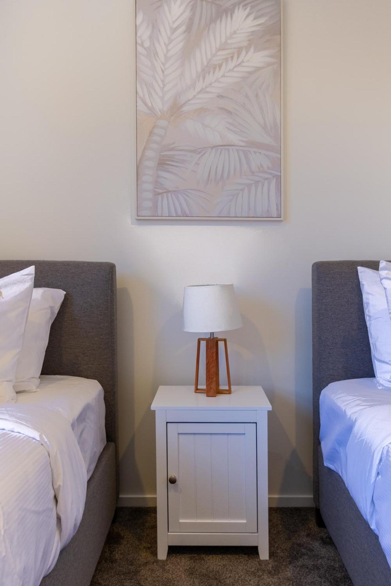 Chic 2-Bed Gem: Trust Arena Proximity - West Akl Auckland Exterior foto