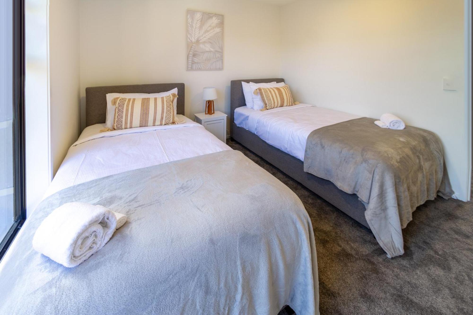 Chic 2-Bed Gem: Trust Arena Proximity - West Akl Auckland Exterior foto